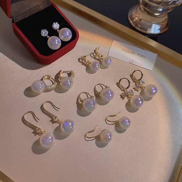 pearl charm ear studs women's design sense advanced unique buckle new fashion earrings, Golden
pearl charm ear studs women's design sense advanced unique buckle new fashion earrings, Golden
