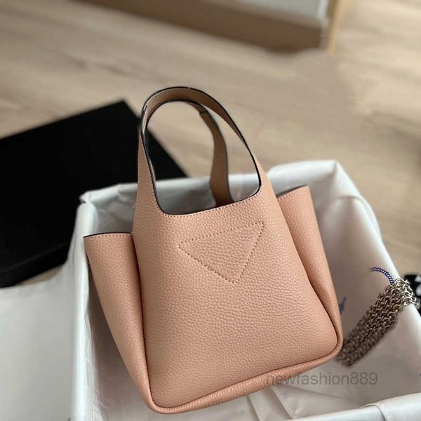 totes designer designers luxurys women handbags solid color bag letter triangle woman handbag temperament versatile ladies shoulder bags, Black;red
totes designer designers luxurys women handbags solid color bag letter triangle woman handbag temperament versatile ladies shoulder bags, Black;red