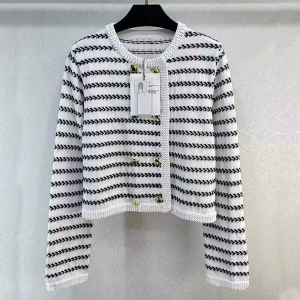 2022 fashion silk wool striped white cardigan sweater for women o-neck hearts button double breasted knitted lady, White;black
2022 fashion silk wool striped white cardigan sweater for women o-neck hearts button double breasted knitted lady, White;black