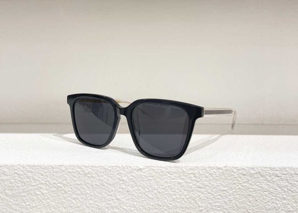 plate family box new g sunglasses female 1121sa small red book net red with the same type of men and women sunglasses 1110, White;black
plate family box new g sunglasses female 1121sa small red book net red with the same type of men and women sunglasses 1110, White;black