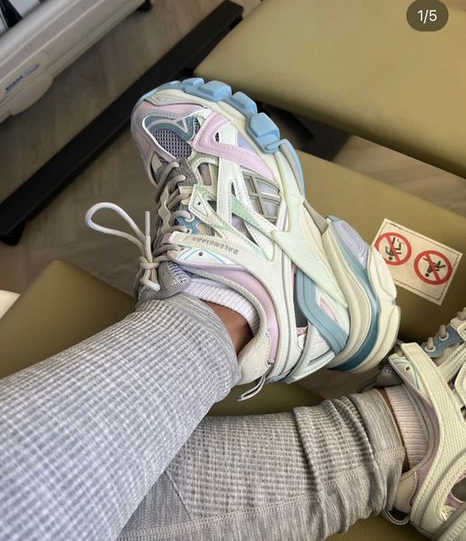 2022 track 2.0 fahsion shoes op32 womens designer sneaker black white green pink dark blue sliver grey mens sneakers trainers size 36-45
2022 track 2.0 fahsion shoes op32 womens designer sneaker black white green pink dark blue sliver grey mens sneakers trainers size 36-45