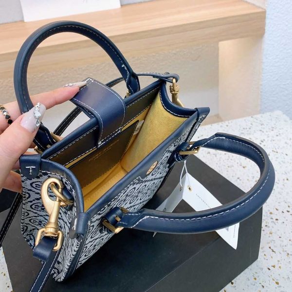 tote bags to bu handbags messenger music book small square special leather shoulder advanced handbag cross body languid style genuine monogr
tote bags to bu handbags messenger music book small square special leather shoulder advanced handbag cross body languid style genuine monogr