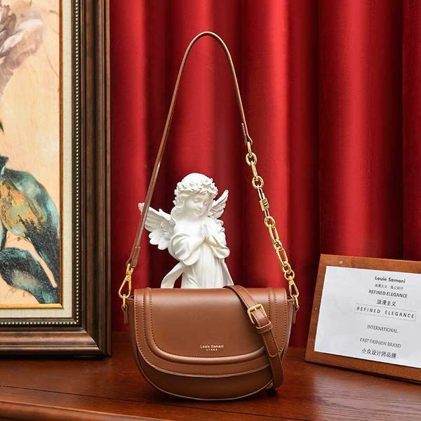 handbag versatile half round saddle women's underarm 2022 small chain one shoulder oblique span bag
handbag versatile half round saddle women's underarm 2022 small chain one shoulder oblique span bag