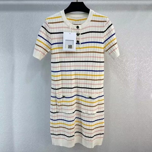 2022 fashion color striped straight knitted sweater mini dress for women buttons o-neck short sleeve pockets minidress lady, White;black
2022 fashion color striped straight knitted sweater mini dress for women buttons o-neck short sleeve pockets minidress lady, White;black