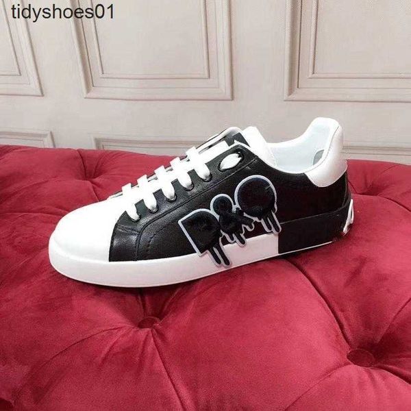 2021the man arrival casual shoes white black red fashion mens women leather breathable shoes open low sports sn valentinoe''valent
2021the man arrival casual shoes white black red fashion mens women leather breathable shoes open low sports sn valentinoe''valent