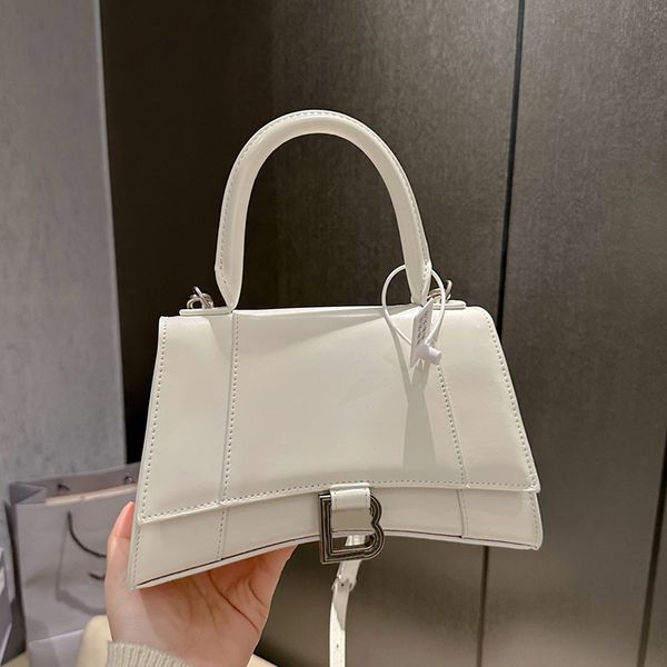 designer bags fashion women shoulder bag leather crossbody hourglass handbags small size purse messenger handbag 19cm
designer bags fashion women shoulder bag leather crossbody hourglass handbags small size purse messenger handbag 19cm