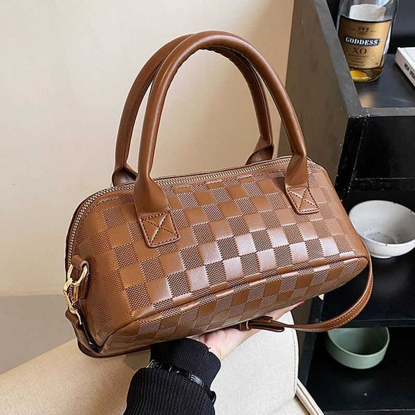 handbag high sense hand carry one shoulder cross body square bag for women autumn and winter 2022 small commuter handbag
handbag high sense hand carry one shoulder cross body square bag for women autumn and winter 2022 small commuter handbag