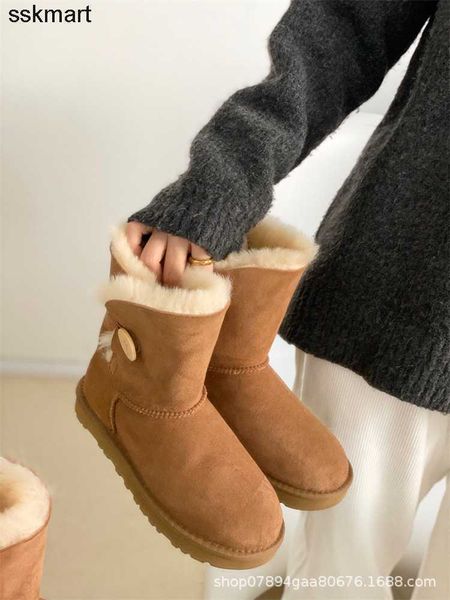 australia boots designer aus sheepskin and wool integrated snow women middle sleeve warm cotton boots wool, Black
australia boots designer aus sheepskin and wool integrated snow women middle sleeve warm cotton boots wool, Black