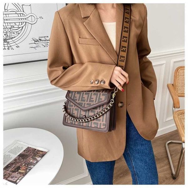 bag female new fashion messenger bag simple letter small square chain bar shoulder handbags premium
bag female new fashion messenger bag simple letter small square chain bar shoulder handbags premium