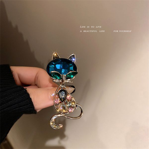 2022 rhinestone cat pendant pins brooches gold alloy animal pin fashion crystal bra daily accessories ae472, Gray
2022 rhinestone cat pendant pins brooches gold alloy animal pin fashion crystal bra daily accessories ae472, Gray