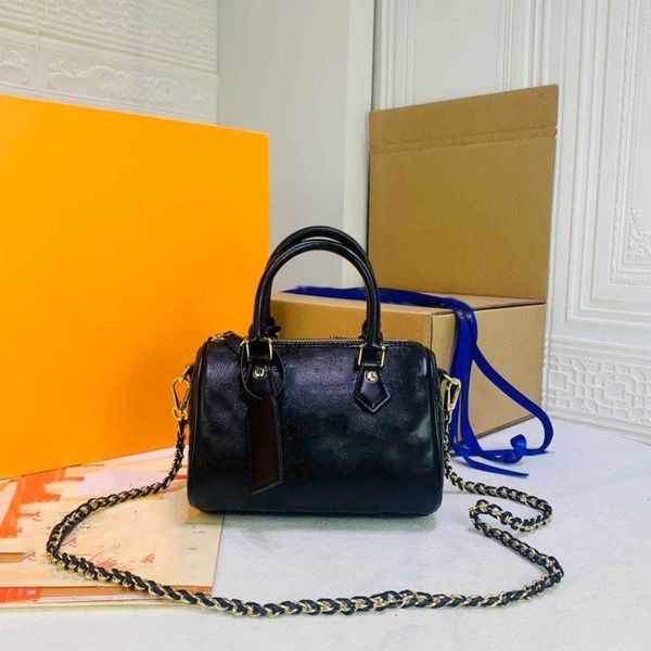 designer luxury women the tote bag fashion versatile handbags shoulder crossbody bags purse tories totes large capacity saddle wallets 7a 1
designer luxury women the tote bag fashion versatile handbags shoulder crossbody bags purse tories totes large capacity saddle wallets 7a 1