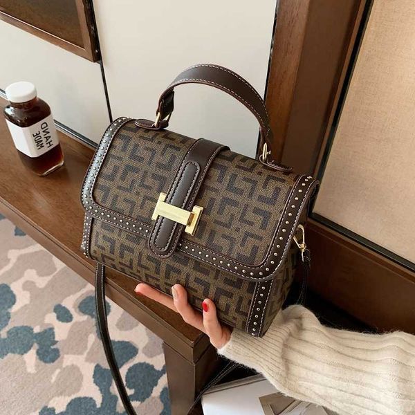 women's bag new fashion style wide shoulder strap sling single shoulder messenger bag texture portable small square
women's bag new fashion style wide shoulder strap sling single shoulder messenger bag texture portable small square