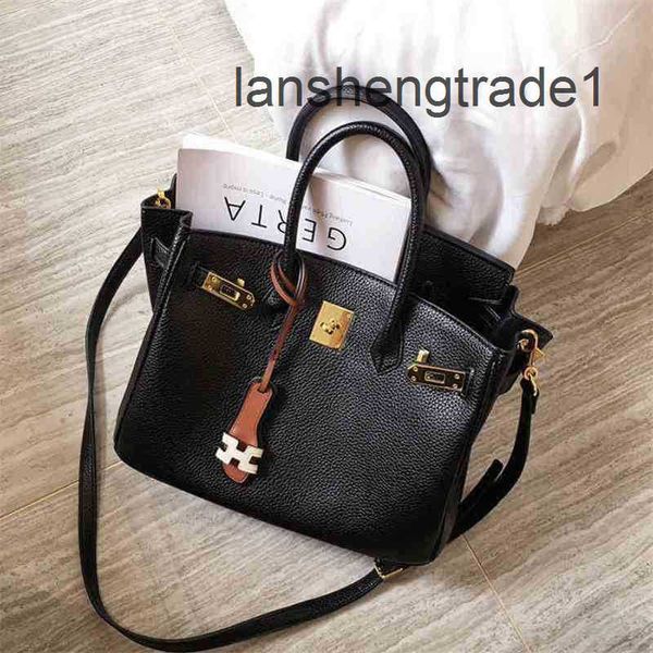 women's herme large bag capacity single shoulder messenger tide litchi pattern high sense atmospheric small epen
women's herme large bag capacity single shoulder messenger tide litchi pattern high sense atmospheric small epen