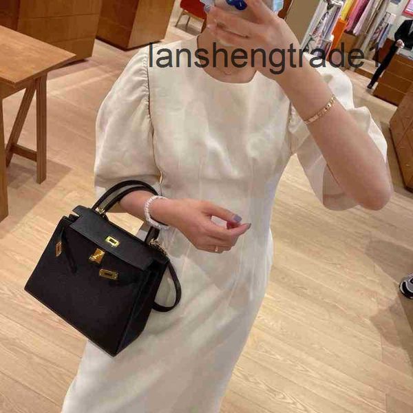 herme women h designer handbags kelys home bag 2023 palm print layer cowhide portable single shoulder messenger buckle leather casual
herme women h designer handbags kelys home bag 2023 palm print layer cowhide portable single shoulder messenger buckle leather casual