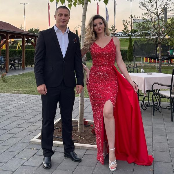 shining mermaid prom dresses sequined evening gowns v neckline floor length side split formal dress, Black
shining mermaid prom dresses sequined evening gowns v neckline floor length side split formal dress, Black