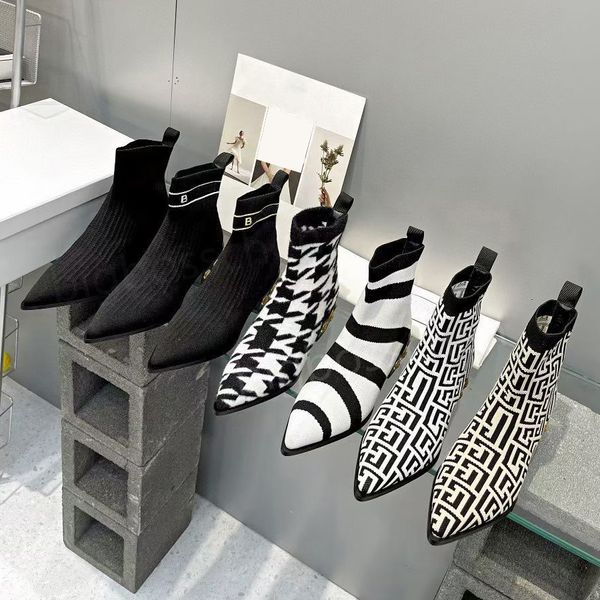 socks short boots ladies party nude boots designer luxury pointed knit mesh casual stretch set wear letters metal button black white splicin
socks short boots ladies party nude boots designer luxury pointed knit mesh casual stretch set wear letters metal button black white splicin