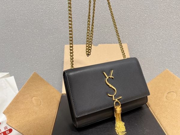 cc 2022new tassel chain bag luxurys designers bags fashion womens crossbody clutch shoulder bag letter handbag ladies purse classic messenge
cc 2022new tassel chain bag luxurys designers bags fashion womens crossbody clutch shoulder bag letter handbag ladies purse classic messenge