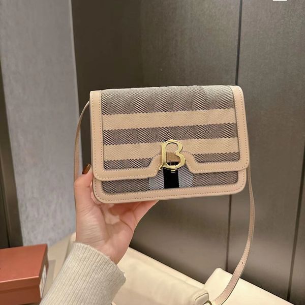 designer shoulder bag women wallet stripes handbag designers leather small bag popular simple fashion very nice gift
designer shoulder bag women wallet stripes handbag designers leather small bag popular simple fashion very nice gift