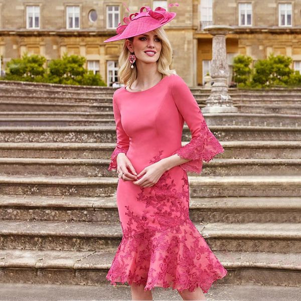 fashion sheath mother of the bride dresses lace appliqued wedding guest dress long sleeves jewel neckline plus size knee length evening gown, Black;red
fashion sheath mother of the bride dresses lace appliqued wedding guest dress long sleeves jewel neckline plus size knee length evening gown, Black;red