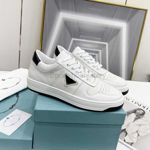 sneakers sporty shoes casual shoe downtown leather for man woman basket sneaker designers white black blue red rubber sole trainer yaf3, Black;white
sneakers sporty shoes casual shoe downtown leather for man woman basket sneaker designers white black blue red rubber sole trainer yaf3, Black;white