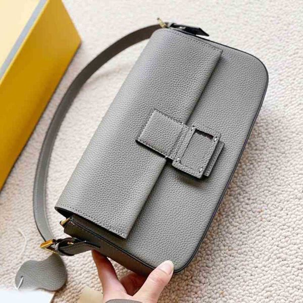 shopping bags classic baguette women designer handbag crossbody fashion shoulder lady purses messenger bag 220617
shopping bags classic baguette women designer handbag crossbody fashion shoulder lady purses messenger bag 220617