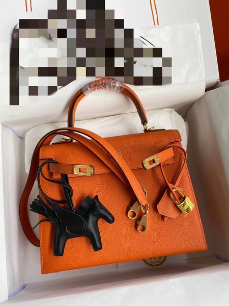 handbag women's boutique designer shoulder bag made of imported calf leather classic hardware fashion casual messenger bag size 25cm bo
handbag women's boutique designer shoulder bag made of imported calf leather classic hardware fashion casual messenger bag size 25cm bo