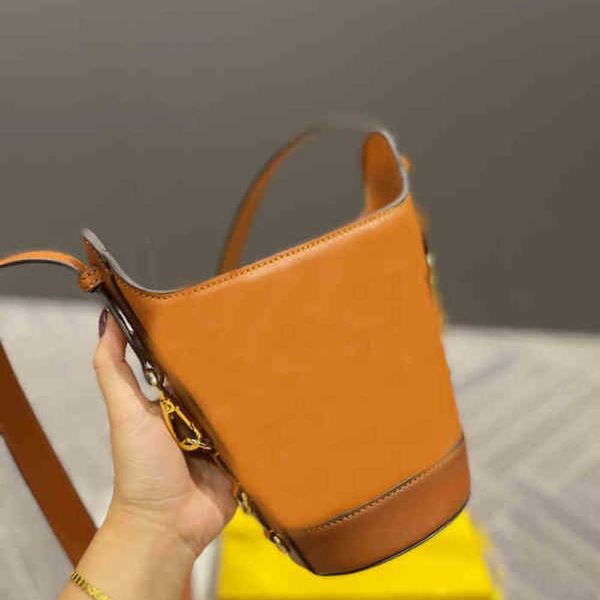 shopping bags bucket bag 3-colour designer luxury shoulder crossbody tote women's fashion leather handbag shoulder messengers purses 22
shopping bags bucket bag 3-colour designer luxury shoulder crossbody tote women's fashion leather handbag shoulder messengers purses 22