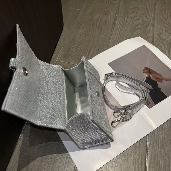 designer bag women's luxury designer handbag fashion trend diamond bag flash ie handheld diagonal shoulder bags factory low price direc
designer bag women's luxury designer handbag fashion trend diamond bag flash ie handheld diagonal shoulder bags factory low price direc