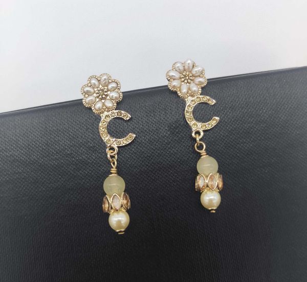 2022 luxury quality charm drop earring with diamond and nature shell beads in 18k gold plated have box stamp ps3518a, Golden
2022 luxury quality charm drop earring with diamond and nature shell beads in 18k gold plated have box stamp ps3518a, Golden