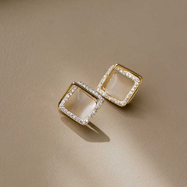 high sense light luxury atmosphere cat's eye south korea sterling silver earrings women's new fashion temperament net red earrings, Golden
high sense light luxury atmosphere cat's eye south korea sterling silver earrings women's new fashion temperament net red earrings, Golden