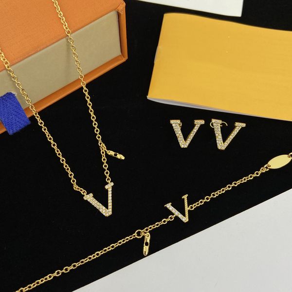 necklace luxury designer necklaces woman necklace bracelet earrings set fashionable beautiful simple style gift give social party applicable, Silver
necklace luxury designer necklaces woman necklace bracelet earrings set fashionable beautiful simple style gift give social party applicable, Silver