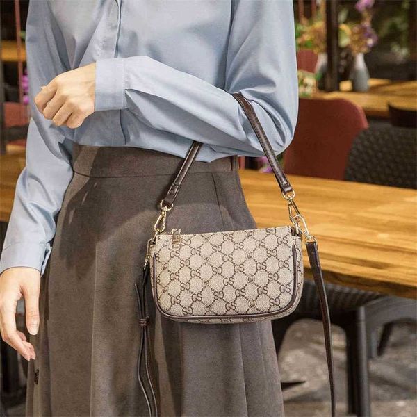autumn winter new handbag high sense small printed women's sling single shoulder messenger bag designer handbags
autumn winter new handbag high sense small printed women's sling single shoulder messenger bag designer handbags