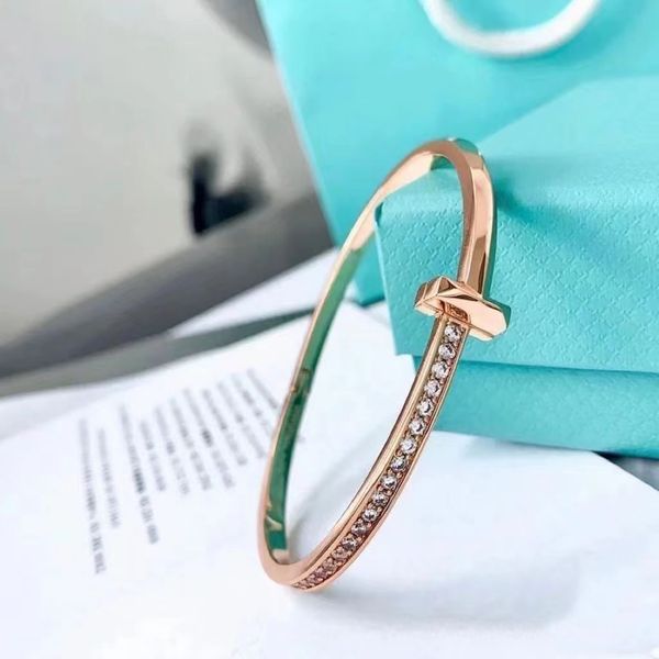 luxurys designer bracelets cuff bangle fashion classic designers bracelet for women fashions jewelry charm jewelrys accessories trendy elega, Black
luxurys designer bracelets cuff bangle fashion classic designers bracelet for women fashions jewelry charm jewelrys accessories trendy elega, Black
