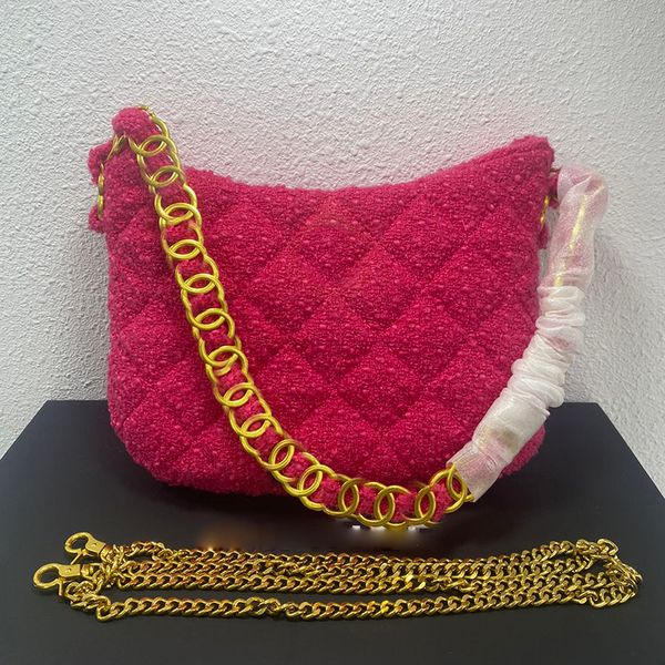 22f/w womens wool tweed underarm hobo bags gold metal hardware double chain crossbody shoulder purse large capacity designer outdoor sacoche
22f/w womens wool tweed underarm hobo bags gold metal hardware double chain crossbody shoulder purse large capacity designer outdoor sacoche