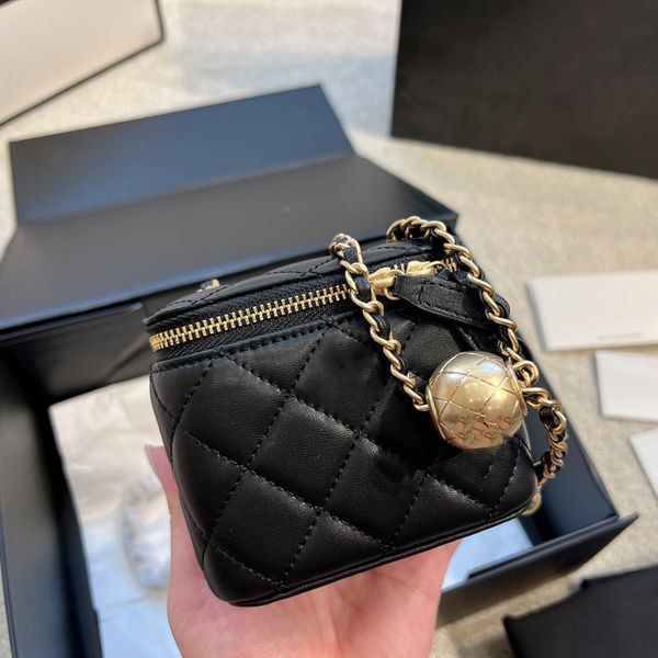 womens designer lambskin mini cosmetic case box bags with crush gold ball metal matelasse chain crossbody shoulder tiny vanity outdoor sacoc
womens designer lambskin mini cosmetic case box bags with crush gold ball metal matelasse chain crossbody shoulder tiny vanity outdoor sacoc
