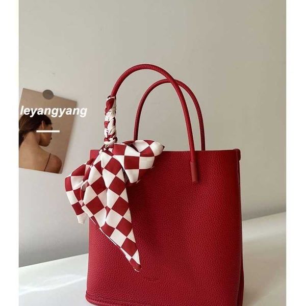 female red bag bride 2022 small premium high capacity wedding tote handbag
female red bag bride 2022 small premium high capacity wedding tote handbag