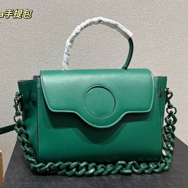 crossbody tote bag large capacity package women handbag purse lady shoulder bag plain cowhide chain decoration hasp internal zipper head por
crossbody tote bag large capacity package women handbag purse lady shoulder bag plain cowhide chain decoration hasp internal zipper head por