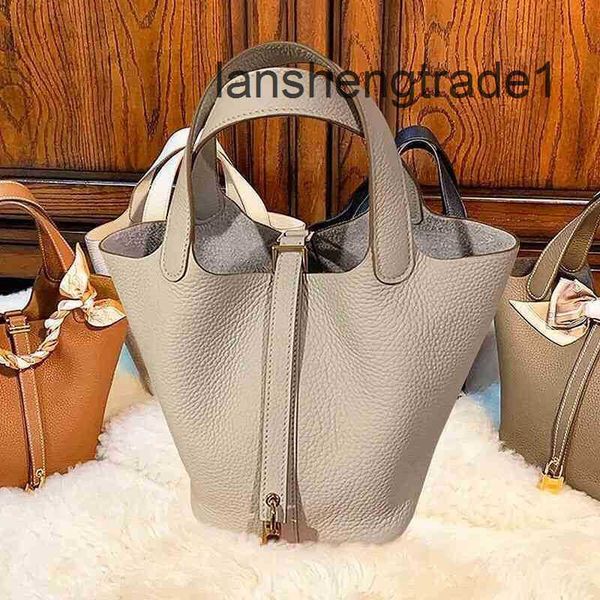 2022 women designer herme bag female fashion h family vegetable basket portable bucket leather hand carrying large capacity n5of
2022 women designer herme bag female fashion h family vegetable basket portable bucket leather hand carrying large capacity n5of