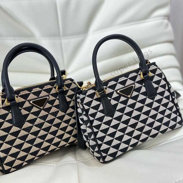 designer luxury fashion bags for womens handbags pink strap crossbody vintage paris plaid the totes bag purses multicolour 3-in-1 nylon wall
designer luxury fashion bags for womens handbags pink strap crossbody vintage paris plaid the totes bag purses multicolour 3-in-1 nylon wall