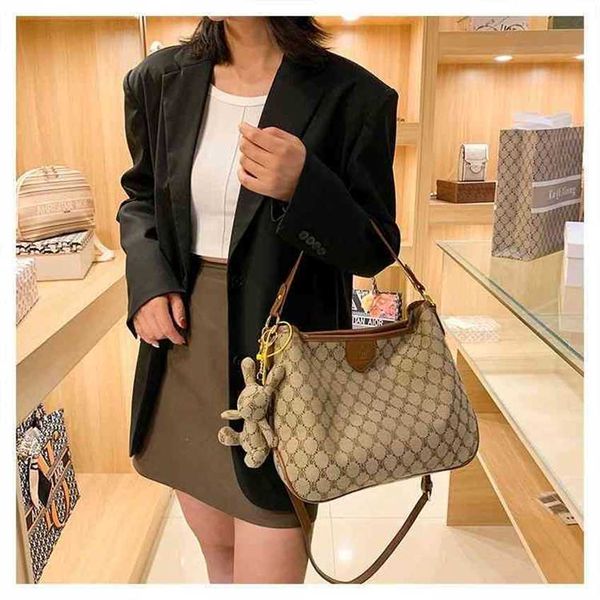 bags sale purses new handbag large capacity diagonal women's bag lattice one shoulder tote bag
bags sale purses new handbag large capacity diagonal women's bag lattice one shoulder tote bag