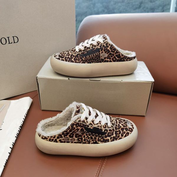 female new bread half drag hair shoes song yan xu road with cowhide latex pad 35-40
female new bread half drag hair shoes song yan xu road with cowhide latex pad 35-40