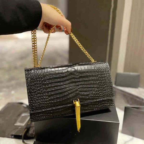 shoulder bags classic vintage women handbag leather designer handbags tote brand alphabet tassel decoration crossbody female clutch 220325 8
shoulder bags classic vintage women handbag leather designer handbags tote brand alphabet tassel decoration crossbody female clutch 220325 8