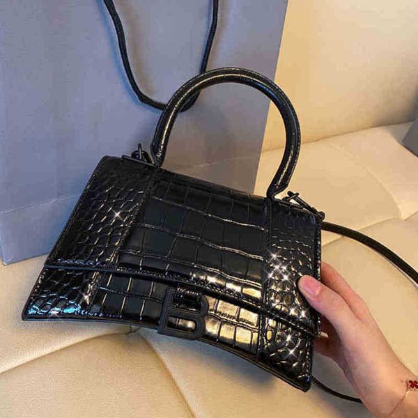 handbags bbalencigas designer classic shoulder bags hourglass b home 2022 crocodile pattern female autumn
handbags bbalencigas designer classic shoulder bags hourglass b home 2022 crocodile pattern female autumn