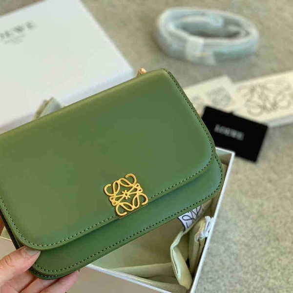 2022 luxurys loews designer bags cowhide tofu women's messenger single shoulder niche design feeling versatile small square
2022 luxurys loews designer bags cowhide tofu women's messenger single shoulder niche design feeling versatile small square