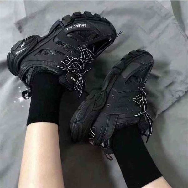 shoes fashion couples designer balencaigass high grade paris b family track3 0 classic daddy elevated trend ins casual men and women lovers
shoes fashion couples designer balencaigass high grade paris b family track3 0 classic daddy elevated trend ins casual men and women lovers