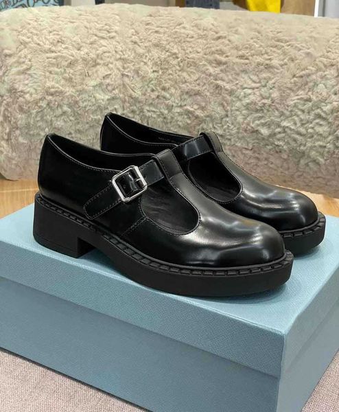 black brushed-leather t-strap loafers shoes women's monobloc rubber sole perfect summer monolith platfrom sneakers comfort walking rrjt, Black;white
black brushed-leather t-strap loafers shoes women's monobloc rubber sole perfect summer monolith platfrom sneakers comfort walking rrjt, Black;white
