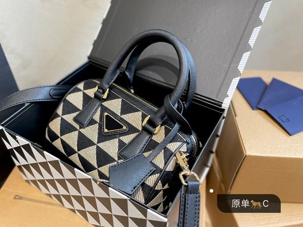 brand shoulder bag crossbody luxury handbag tote designer messenger bags 5a quality classic genuine leather canvas 22cm
brand shoulder bag crossbody luxury handbag tote designer messenger bags 5a quality classic genuine leather canvas 22cm
