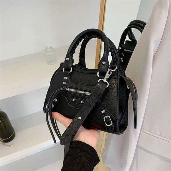 evening bags texture handbag women 2022 style one shoulder crossbody riveted motorcycle bag
evening bags texture handbag women 2022 style one shoulder crossbody riveted motorcycle bag