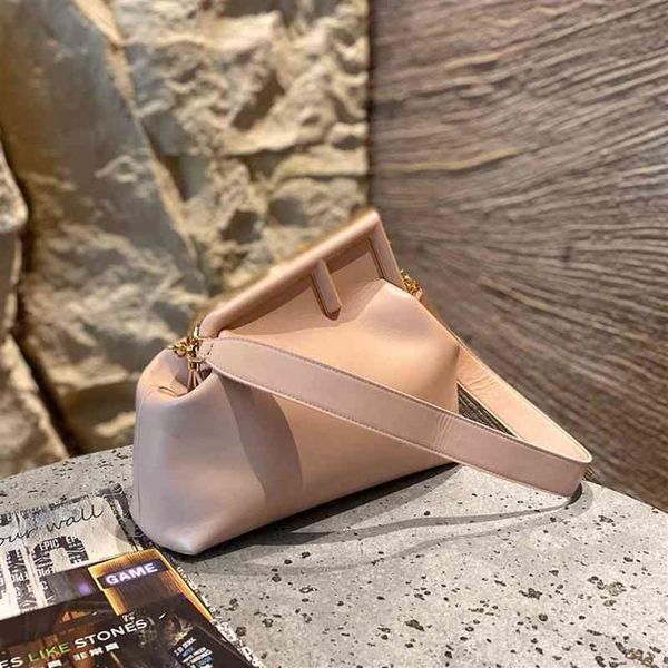 designer handbags women 2021 luxurys fend first series metal wrapped dinner handbag single shoulder messenger bag kxok238v
designer handbags women 2021 luxurys fend first series metal wrapped dinner handbag single shoulder messenger bag kxok238v