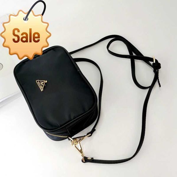 luxury designer shoulder bags women's fashion leisure functional waterproof nylon small square crossbody bag manufacturers direct sales
luxury designer shoulder bags women's fashion leisure functional waterproof nylon small square crossbody bag manufacturers direct sales